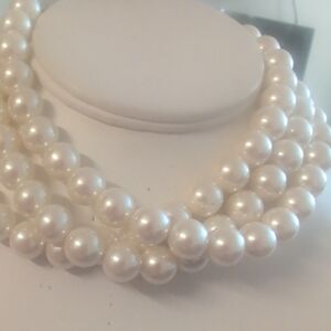 VTG 3 Strand Lar Faux Pearl Necklace